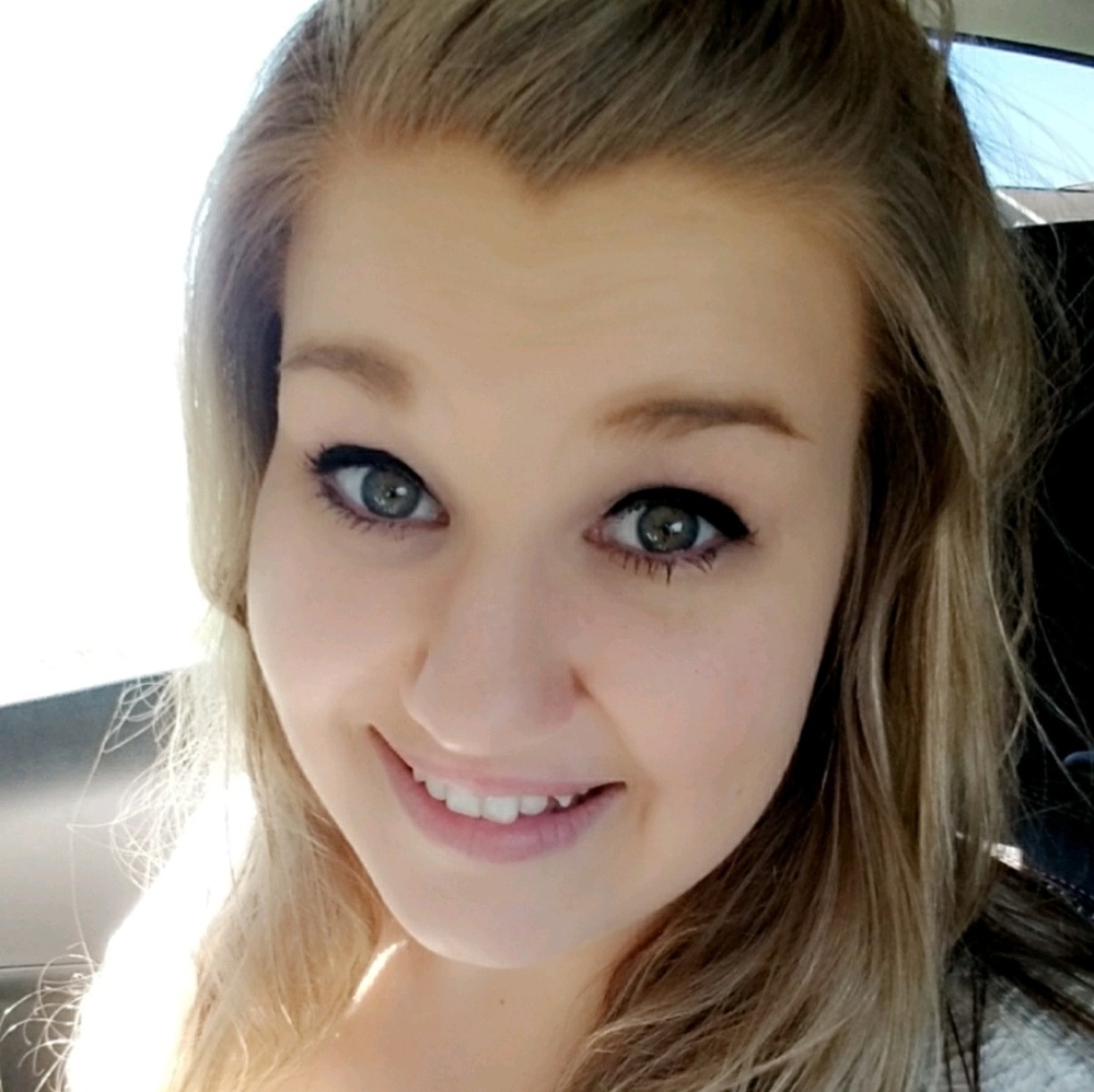 Meet your Posher, Kayla